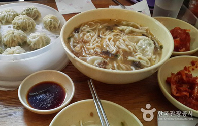 명동교자